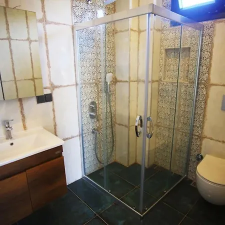 Hotell Parla 3 / 4*